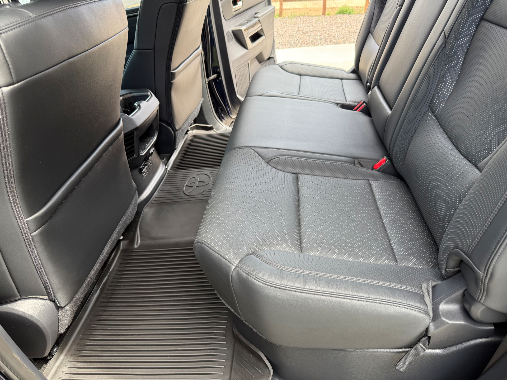 Toyota rear leather seats deep cleaned and conditioned