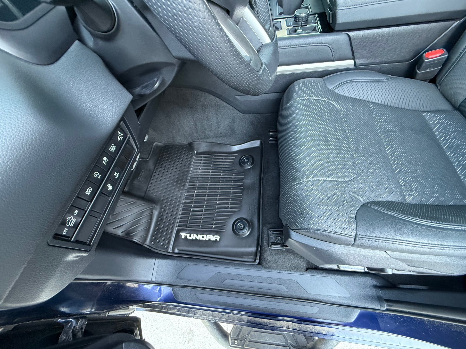 Toyota Tundra driver footwell and floor mat cleaned